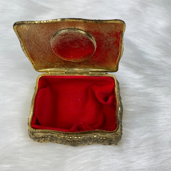 Vintage Japan Courting Couple Cameo Trinket Box - Picture 7 of 9